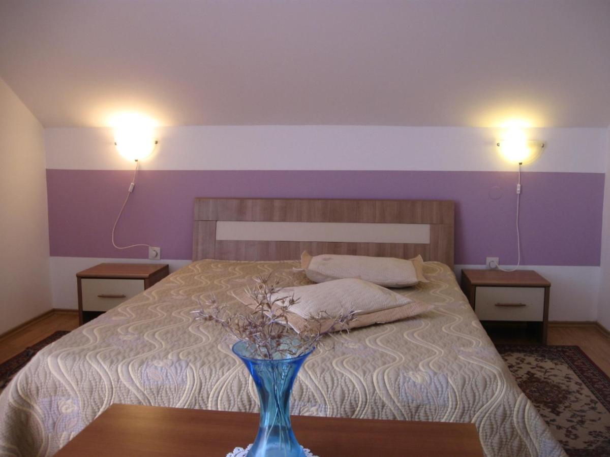 Bed and Breakfast Madam Svetlana Tivat Exterior foto