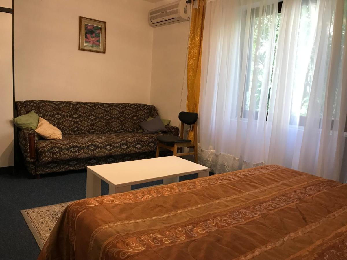 Bed and Breakfast Madam Svetlana Tivat Exterior foto