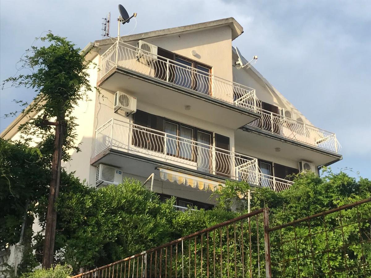 Bed and Breakfast Madam Svetlana Tivat Exterior foto